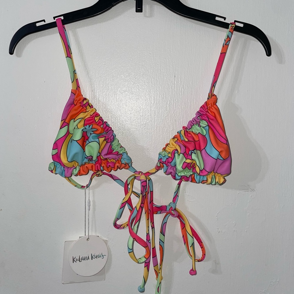 brand new kulanis kinis ruffle bikini top!!